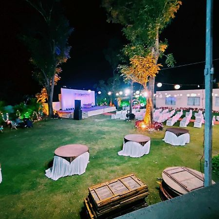 Hotel Lions Den Lonavala Exterior photo