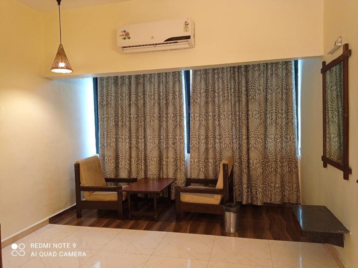 Hotel Lions Den Lonavala Exterior photo