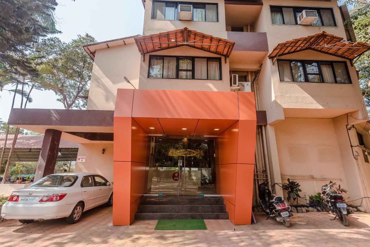 Hotel Lions Den Lonavala Exterior photo