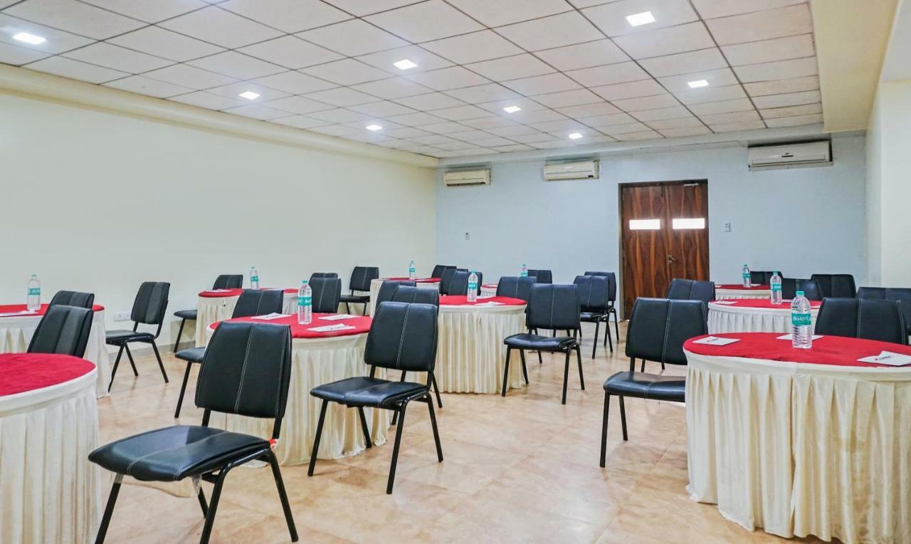 Hotel Lions Den Lonavala Exterior photo